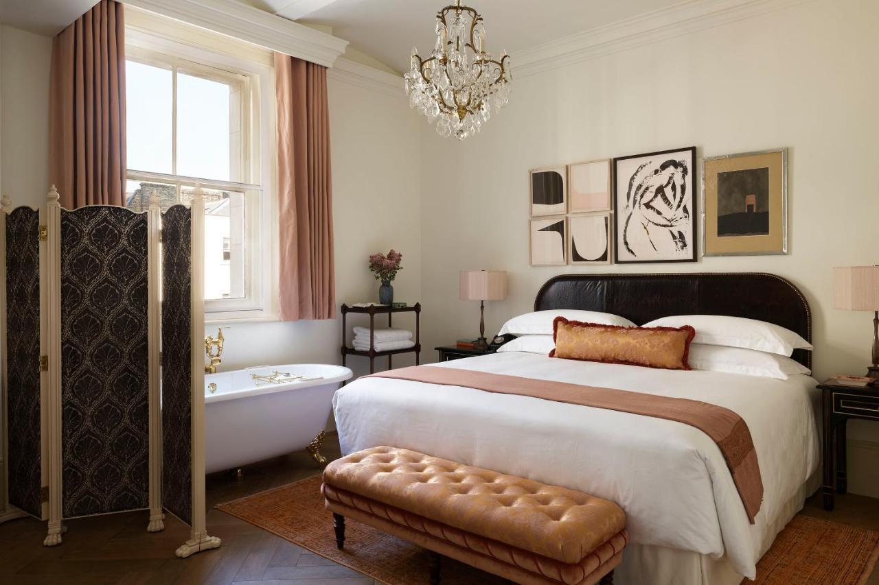 Nomad London Hotel Екстериор снимка A bedroom at the Hotel George Washington