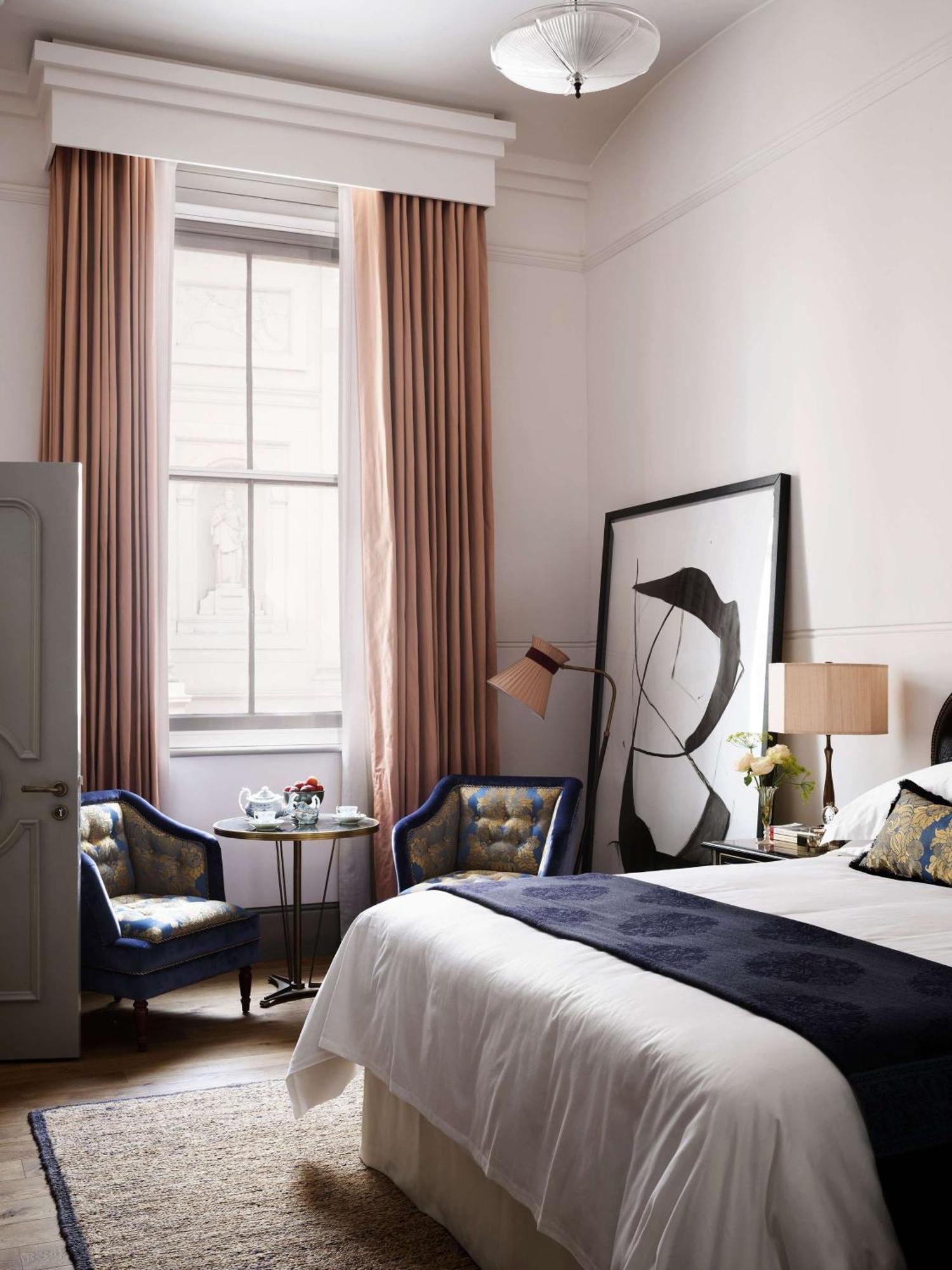 Nomad London Hotel Екстериор снимка A bedroom at the hotel